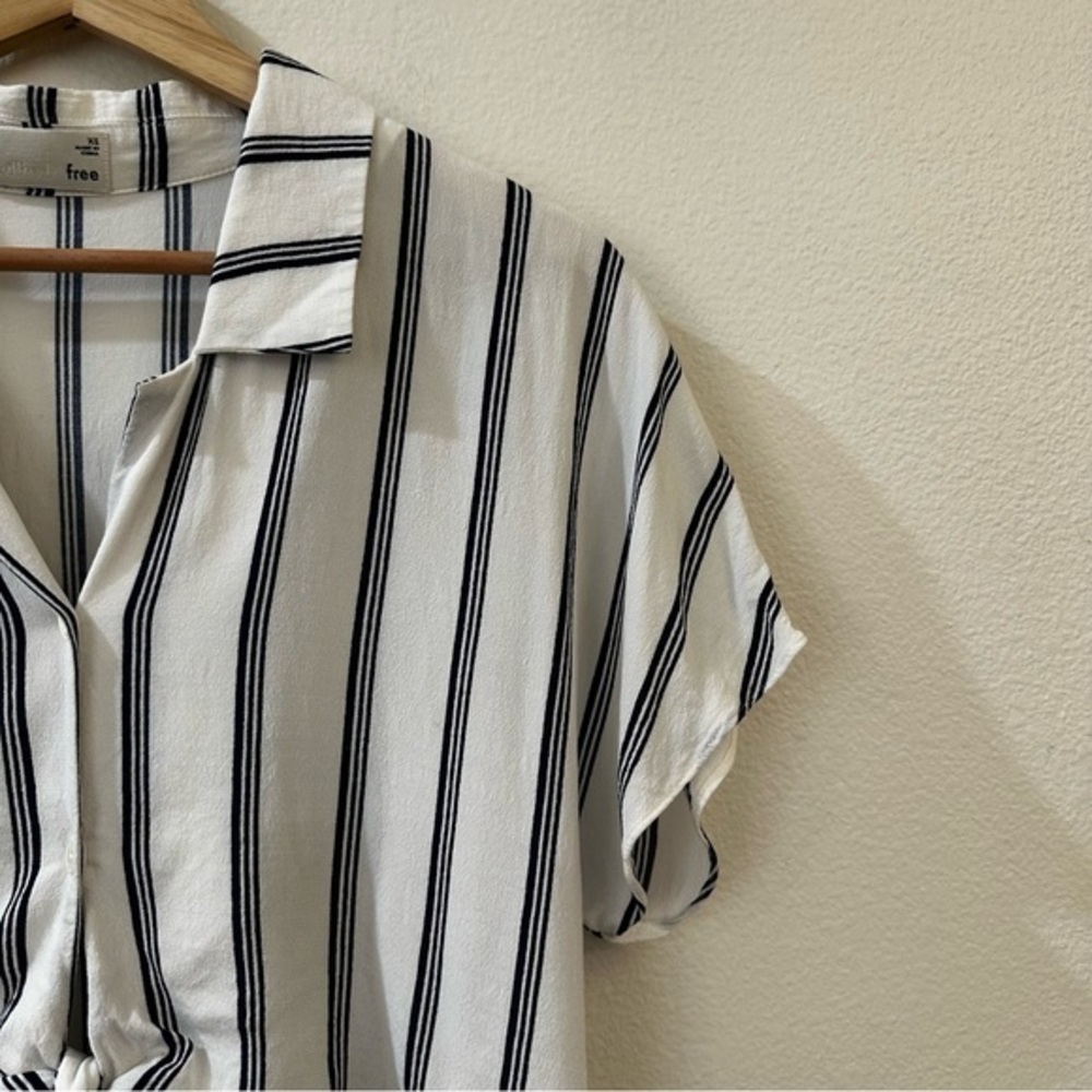 Aritzia Wilfred Navy White Tie Front Blouse Size XS - Picture 6 of 10